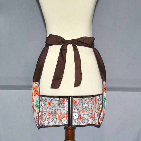 Vintage Handmade Hostess Apron Reversible w/ Pockets - Picture 4 of 9